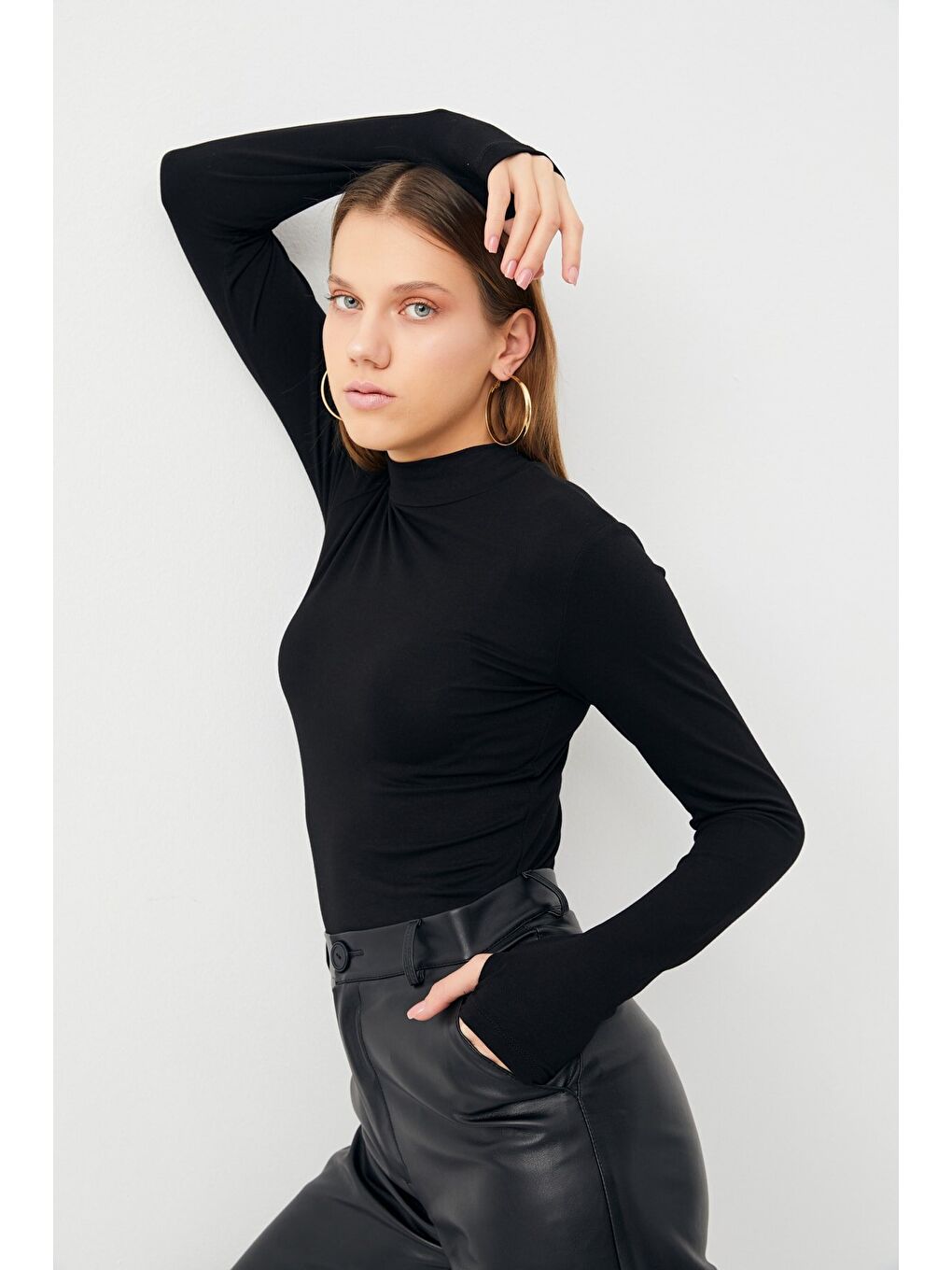 Kadın Siyah Acı Kahve 2'li Parmak Detaylı Body-1