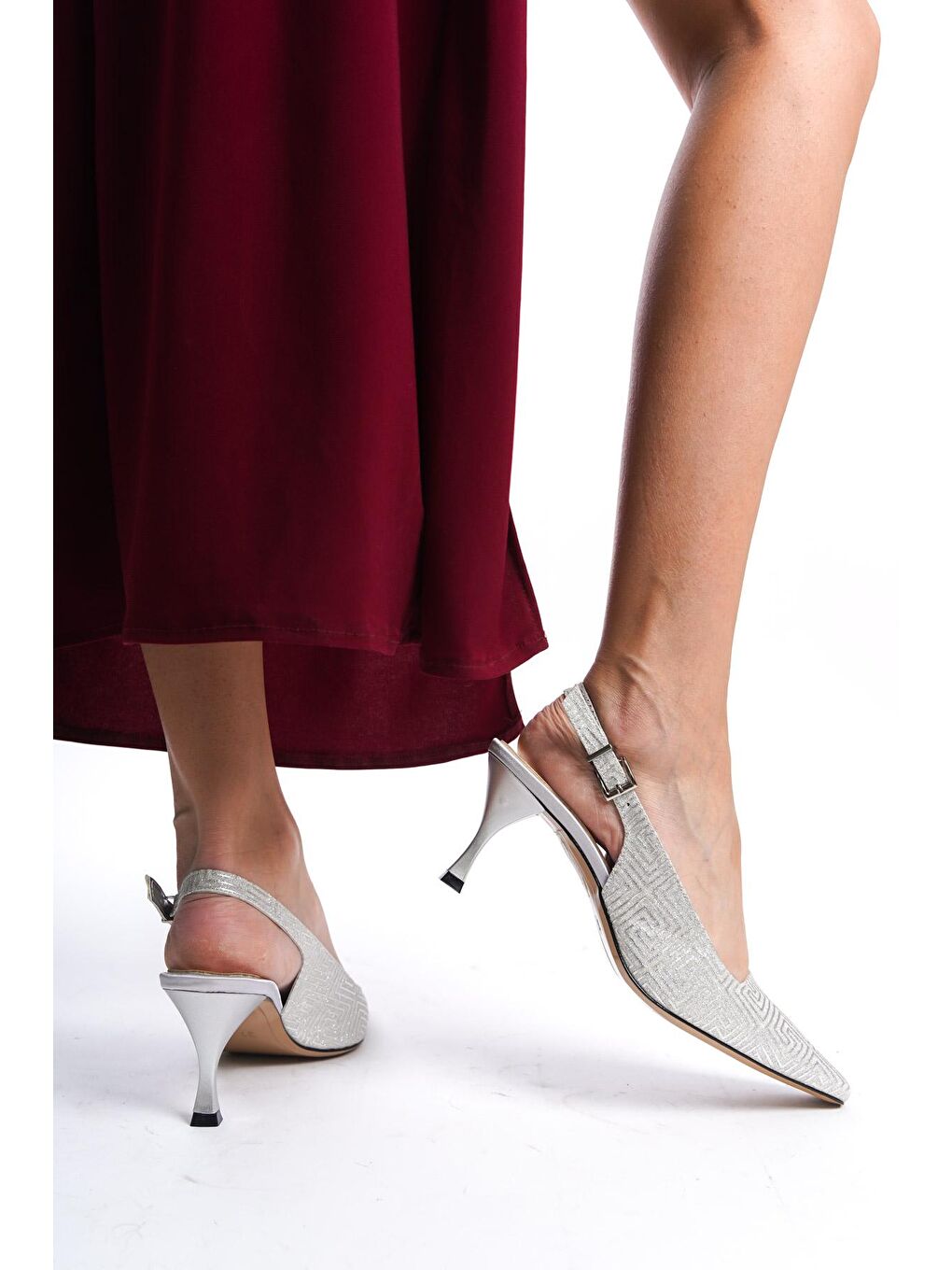 Gri Arkası Açık Orta Topuklu Kadın Ayakkabı-4