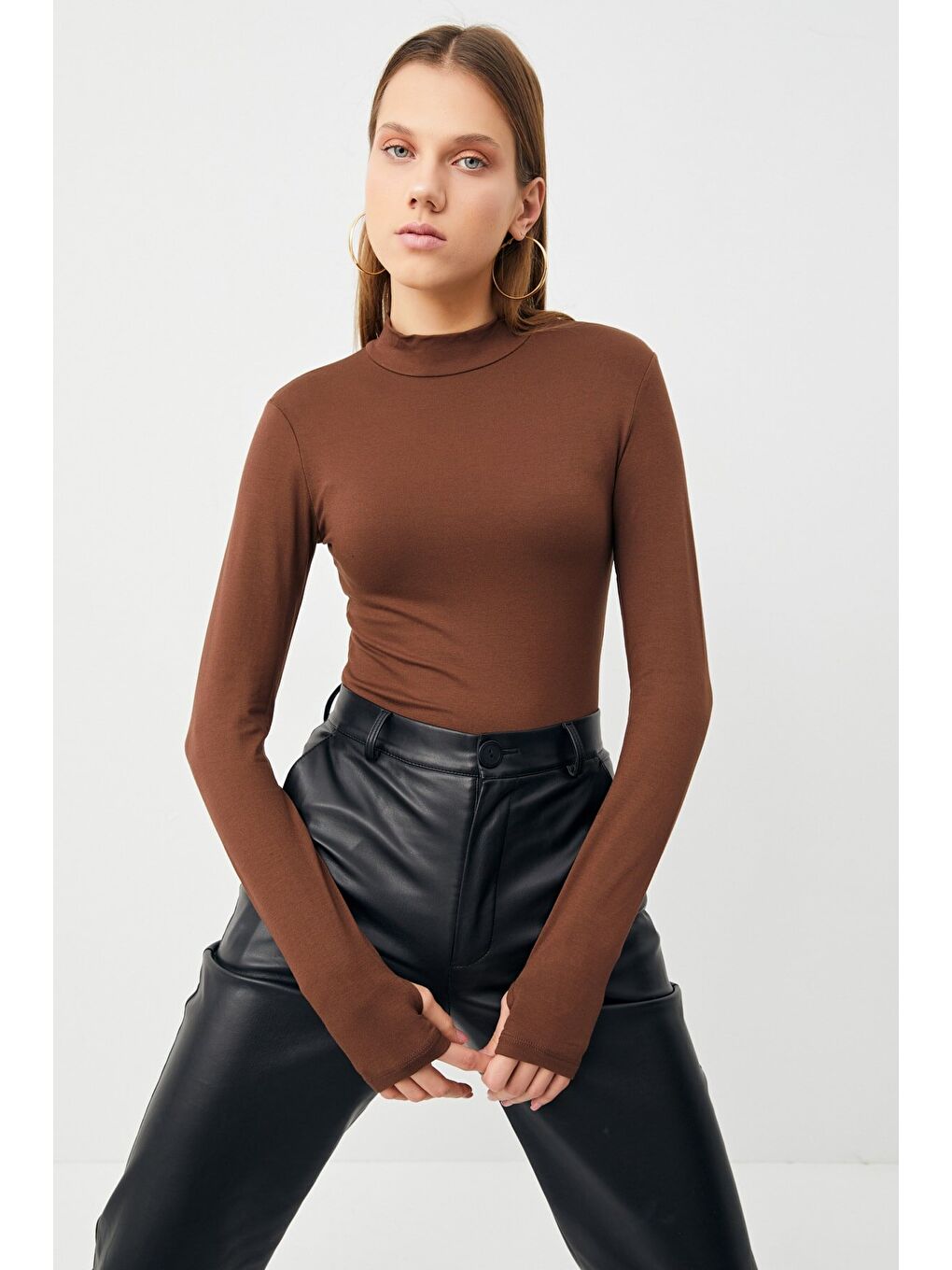 Kadın Siyah Acı Kahve 2'li Parmak Detaylı Body-4