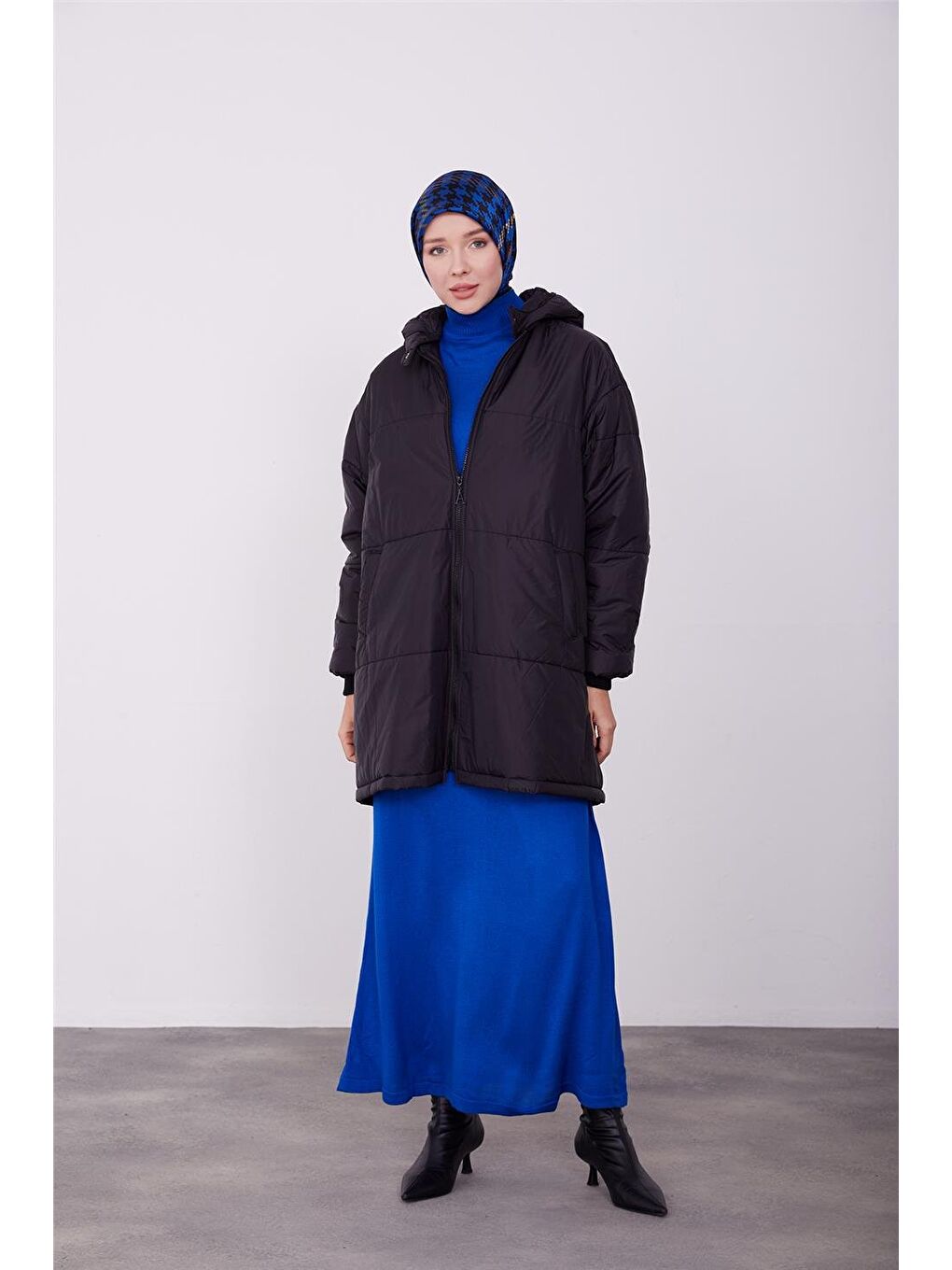 Seyyar Kapüşonlu Oversize Kaban 23K7210 Siyah