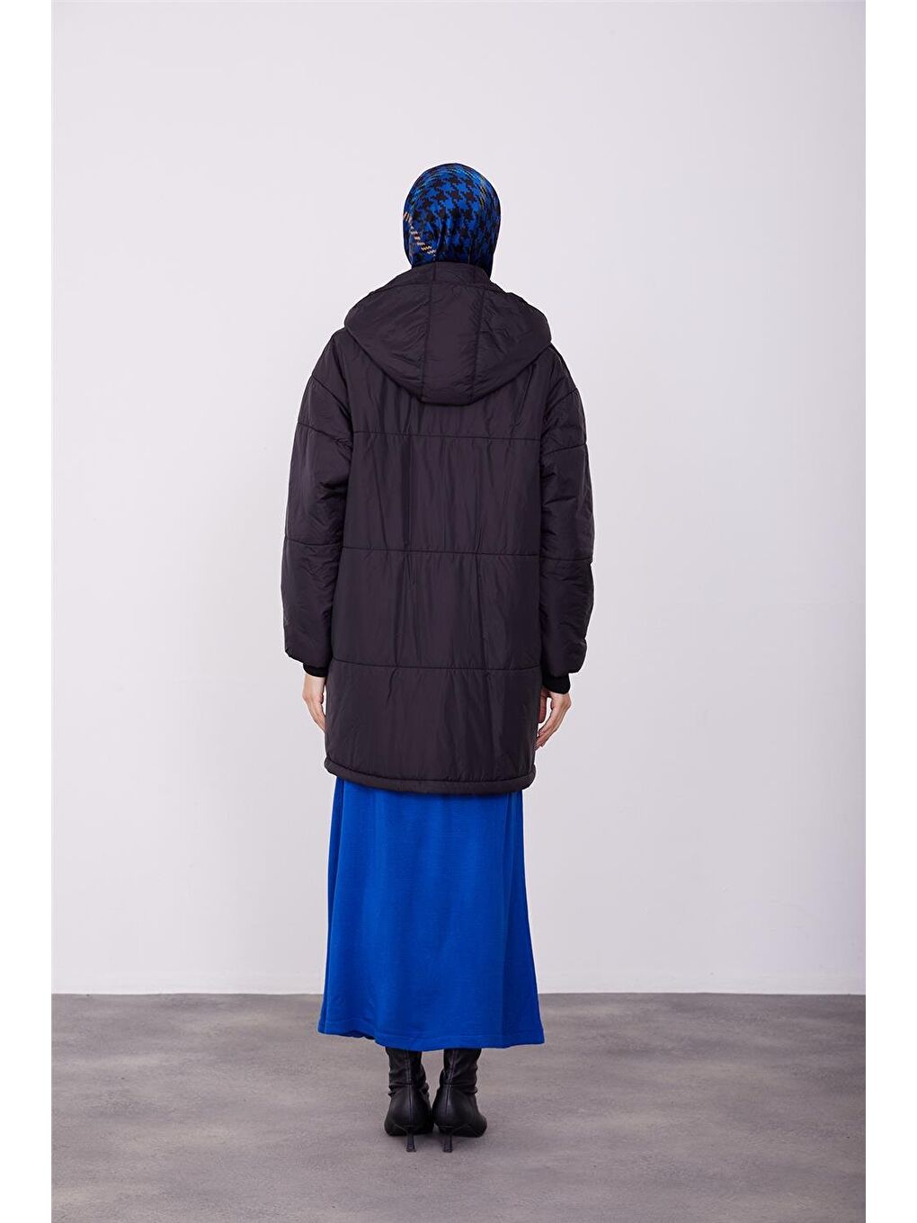 Seyyar Kapüşonlu Oversize Kaban 23K7210 Siyah-4