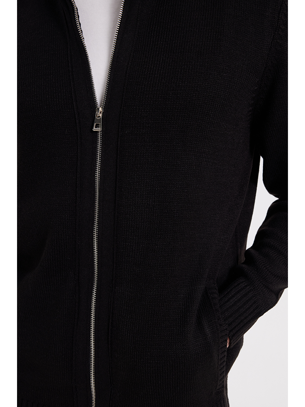 Erkek Standart Fit Normal Kesim Fermuarlı Siyah Hırka-3