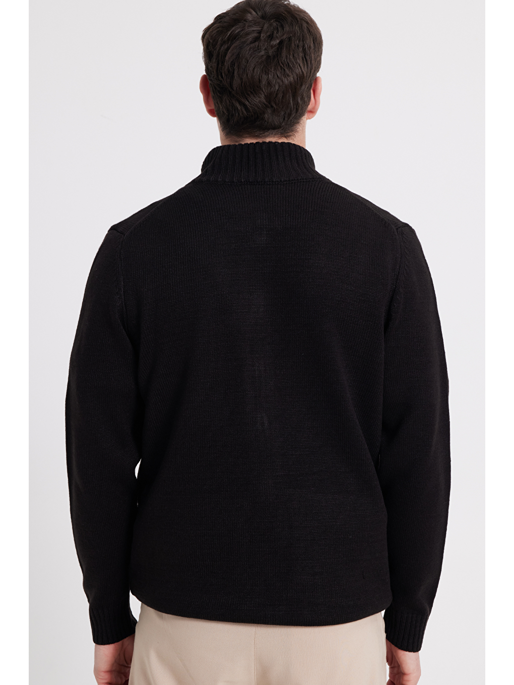 Erkek Standart Fit Normal Kesim Fermuarlı Siyah Hırka-5