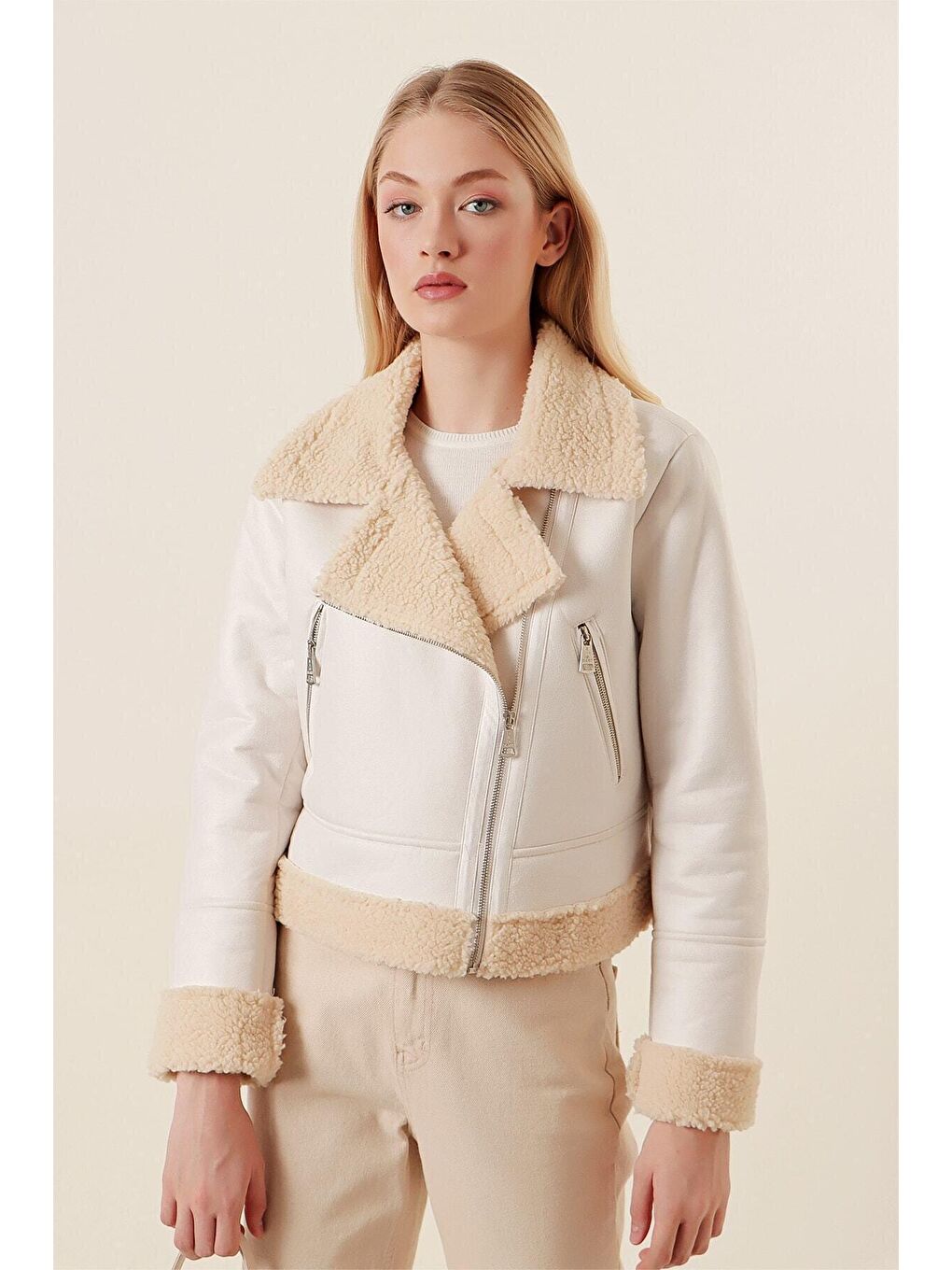 Kadın Ekru Yakası Ve İçi Kürklü Suni Deri Biker Mont HZL23W-BD151551