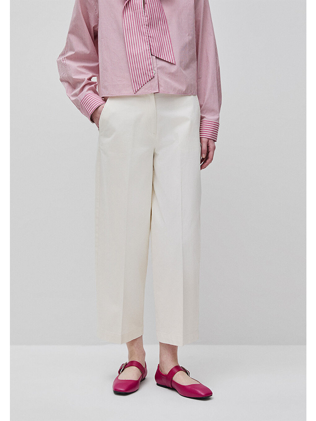 Ekru Kadın Krem Pamuk Karışımlı Beli Lastik Detaylı Balon Paça Pantolon