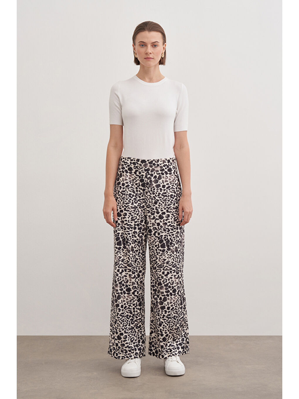 Siyah Leopar Desenli Pantolon