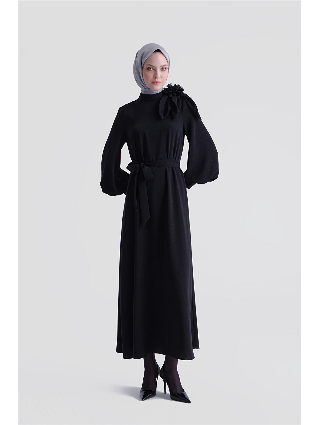 Aksesuar Detaylı Elbise Siyah