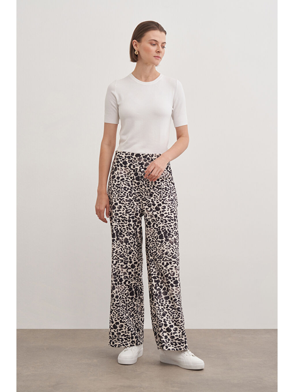 Siyah Leopar Desenli Pantolon-1