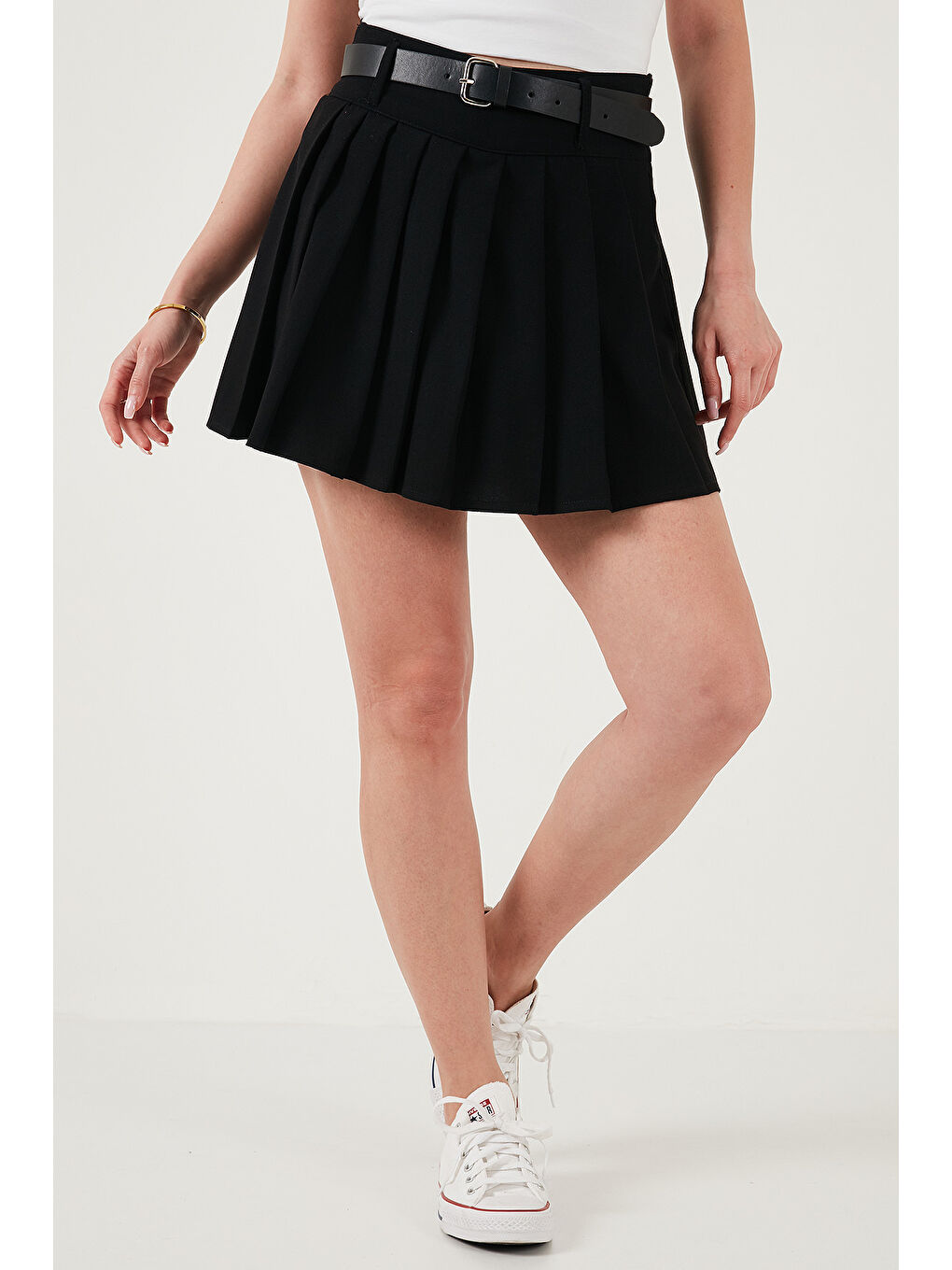 Siyah Kemerli Pileli Regular Fit Yüksek Bel Şort Etek 5866292-3