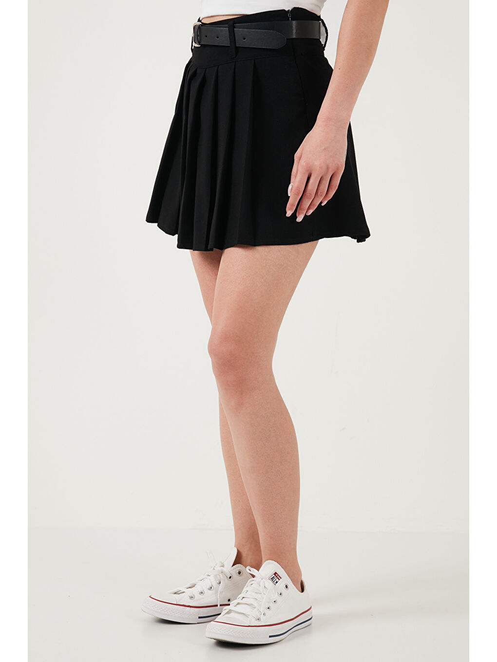 Siyah Kemerli Pileli Regular Fit Yüksek Bel Şort Etek 5866292-5