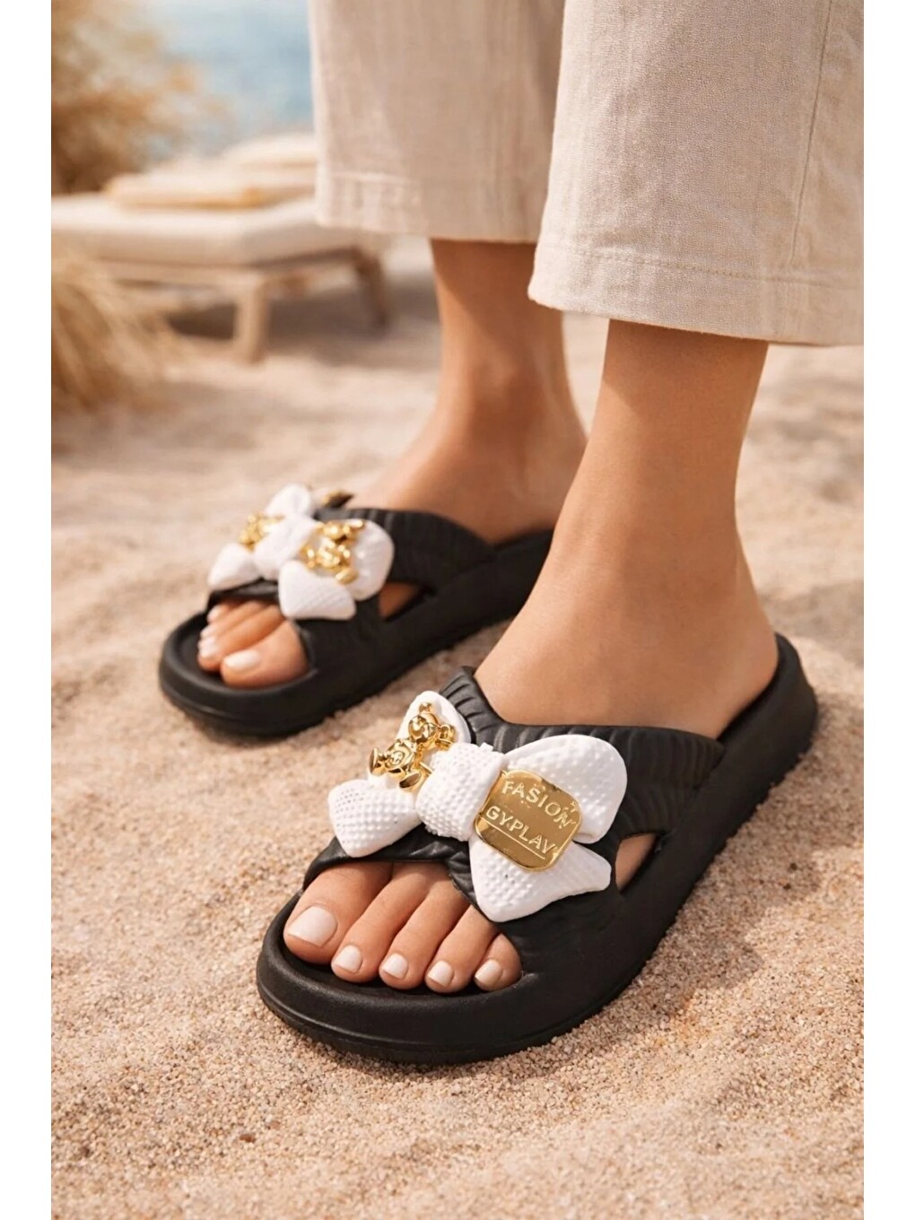 Siyah Kadın Fiyonk Detaylı Ayıcıklı Plaj Terliği-Hafif Taban Kaymaz Günlük Yazlık Deniz Havuz Terliği-2