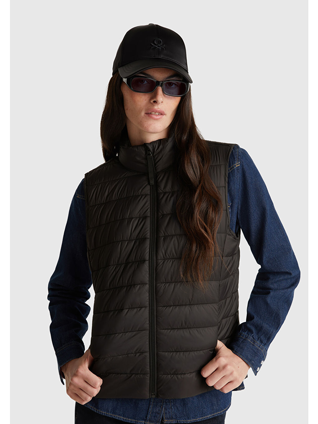 Kadın Siyah Polyester Dolgulu Fermuarlı Slim Fit Pufa Yelek