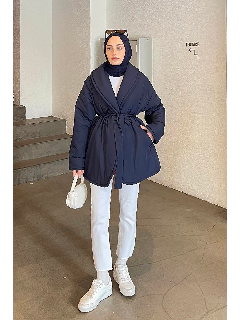 Düz Kuşaklı Şişme Mont Lacivert