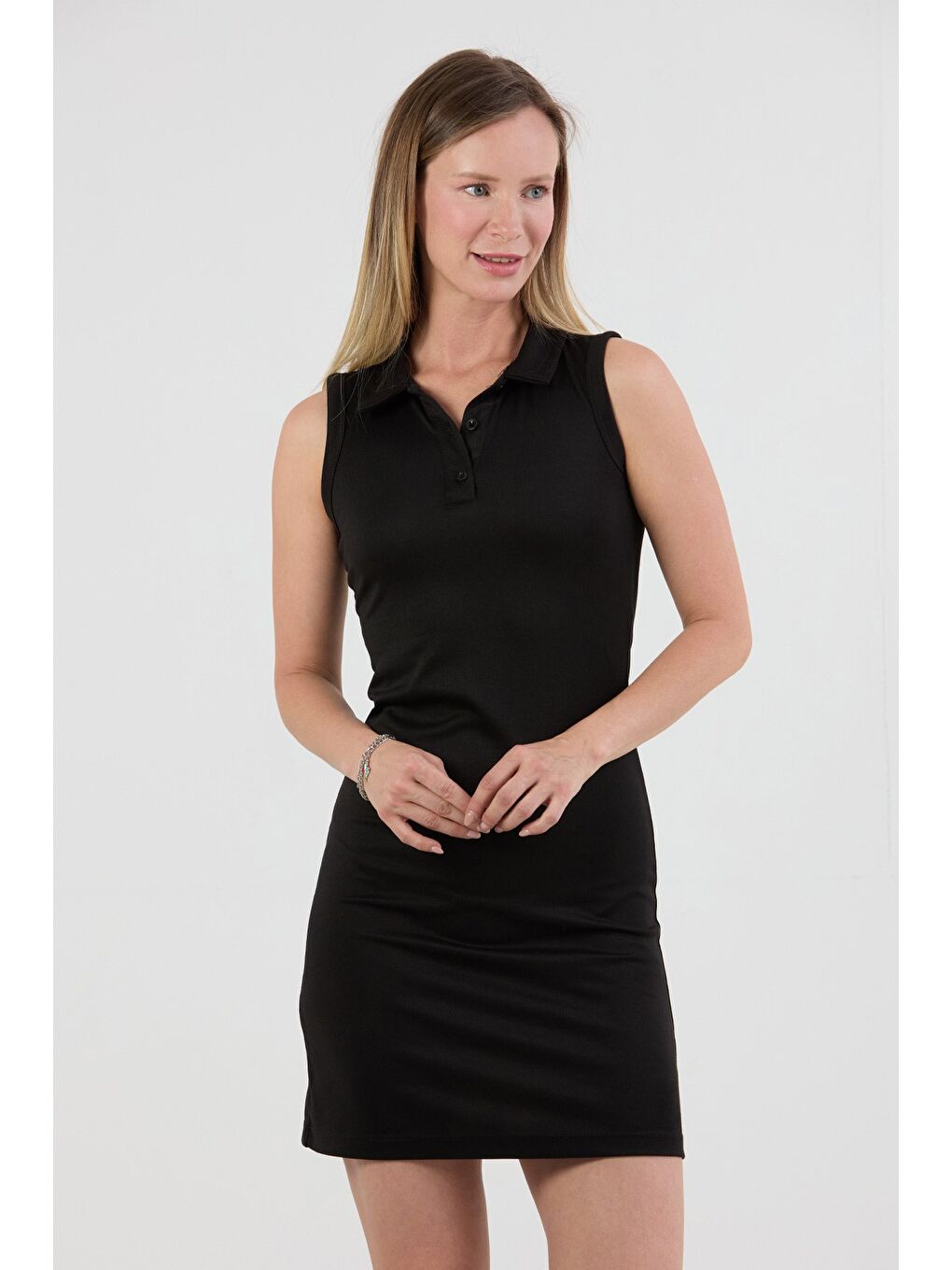 Siyah Basic Polo Yaka Yarım Düğmeli Elastanlı Modal Elbise