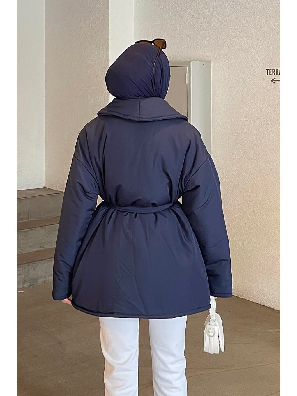 Düz Kuşaklı Şişme Mont Lacivert-3