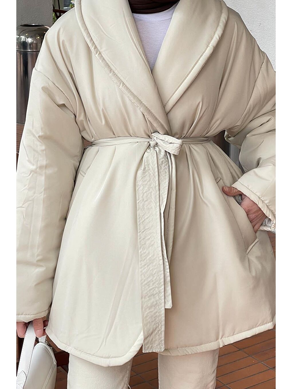 Düz Kuşaklı Şişme Mont Bej-2