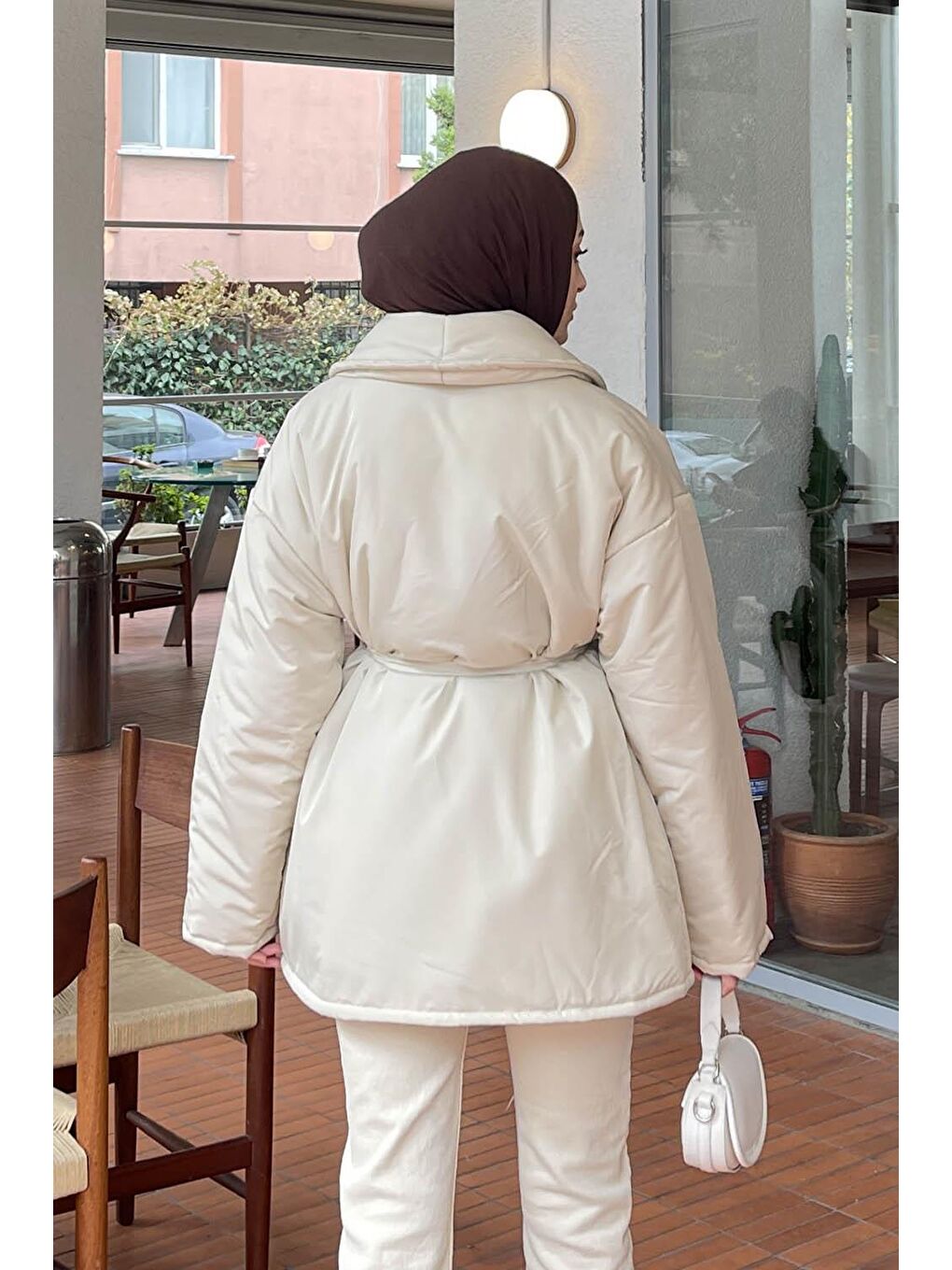 Düz Kuşaklı Şişme Mont Bej-3