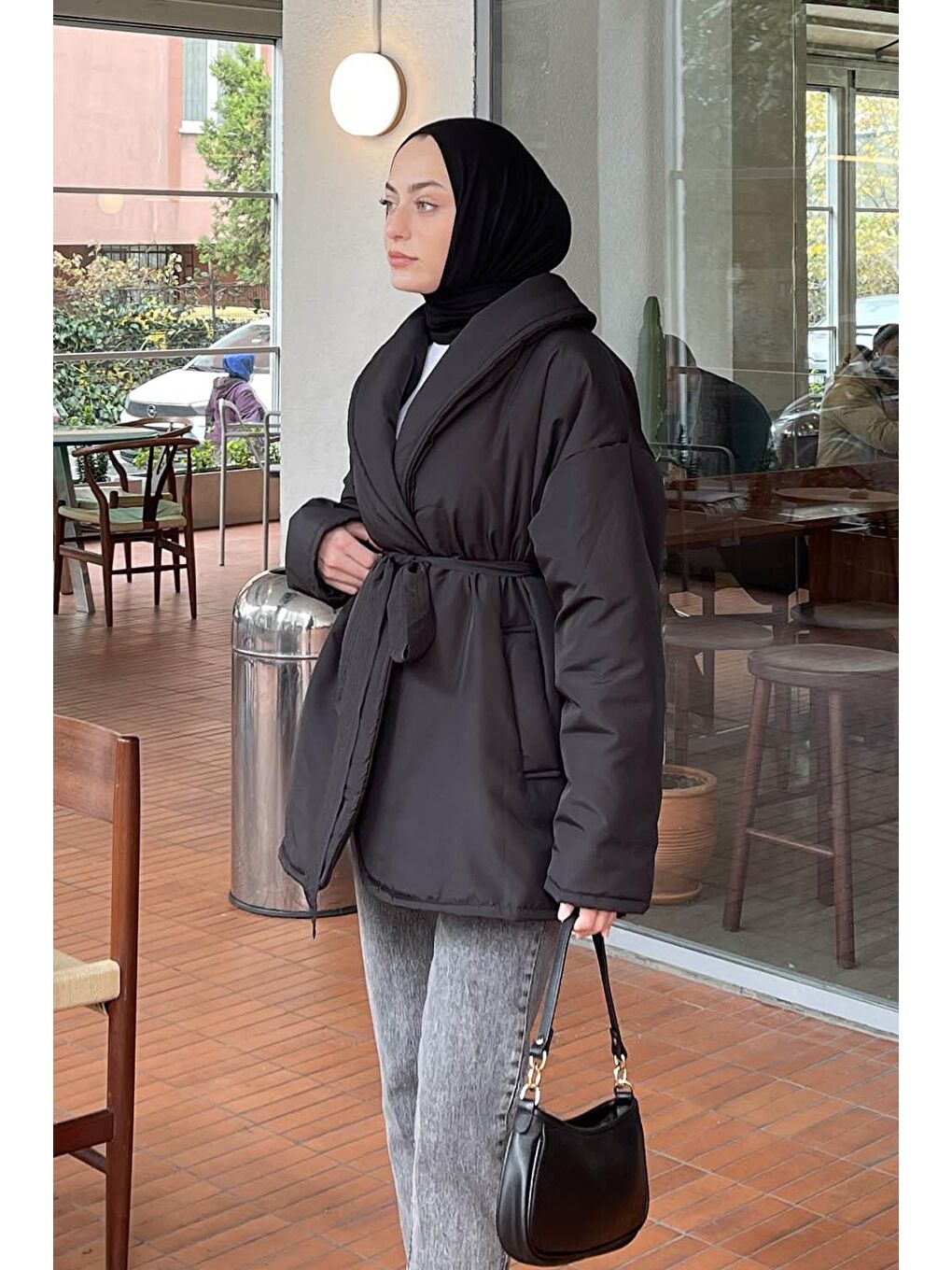 Düz Kuşaklı Şişme Mont Siyah-1