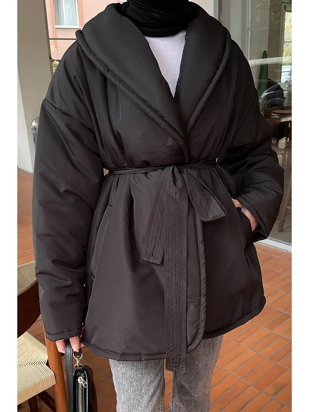 Düz Kuşaklı Şişme Mont Siyah-2