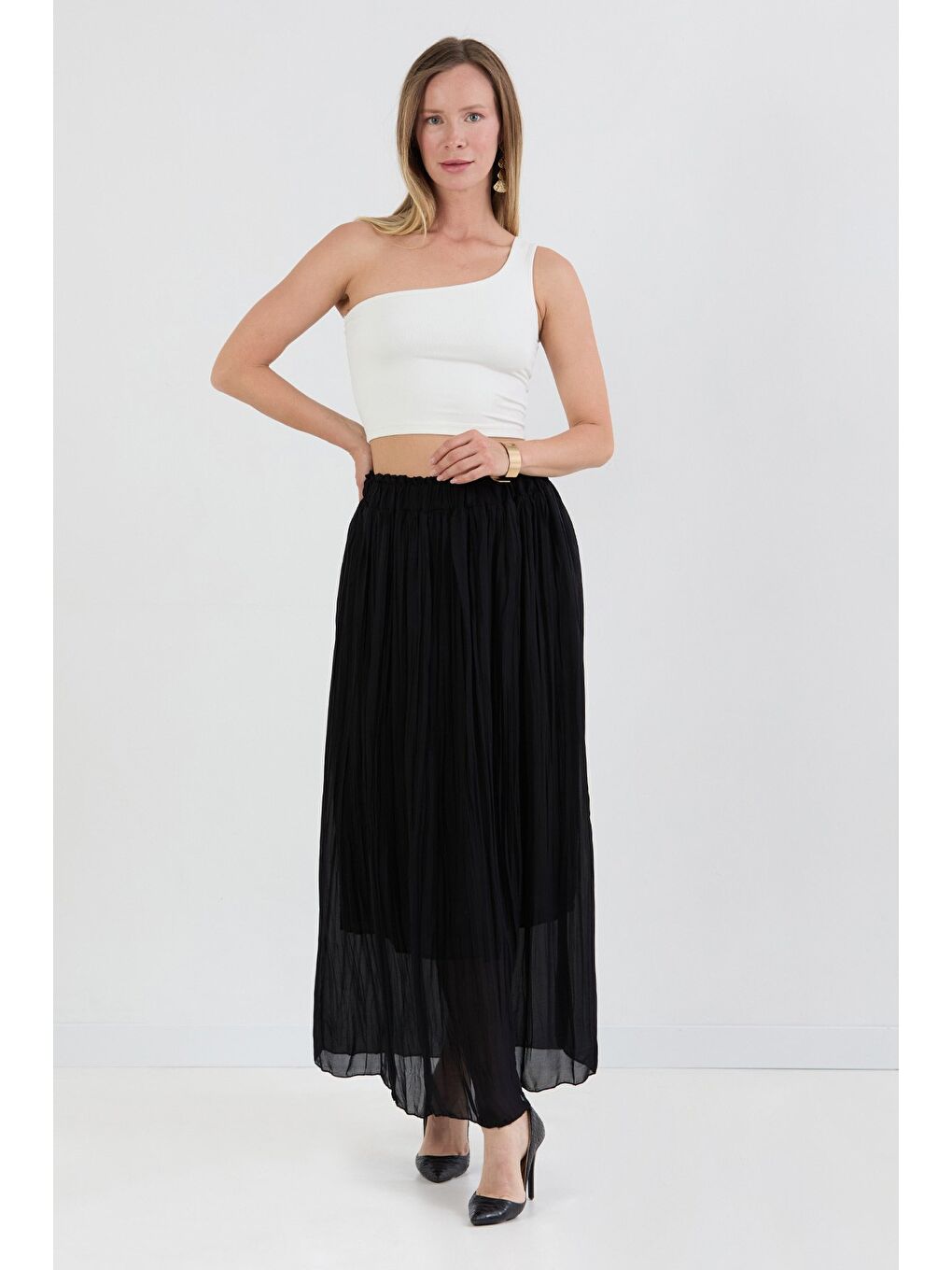 Siyah Beli Lastikli Piliseli Şifon Etek-3