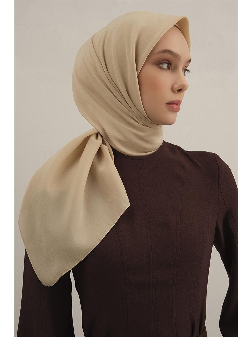 Bej Bordürlü Lyocell Eşarp 64-3