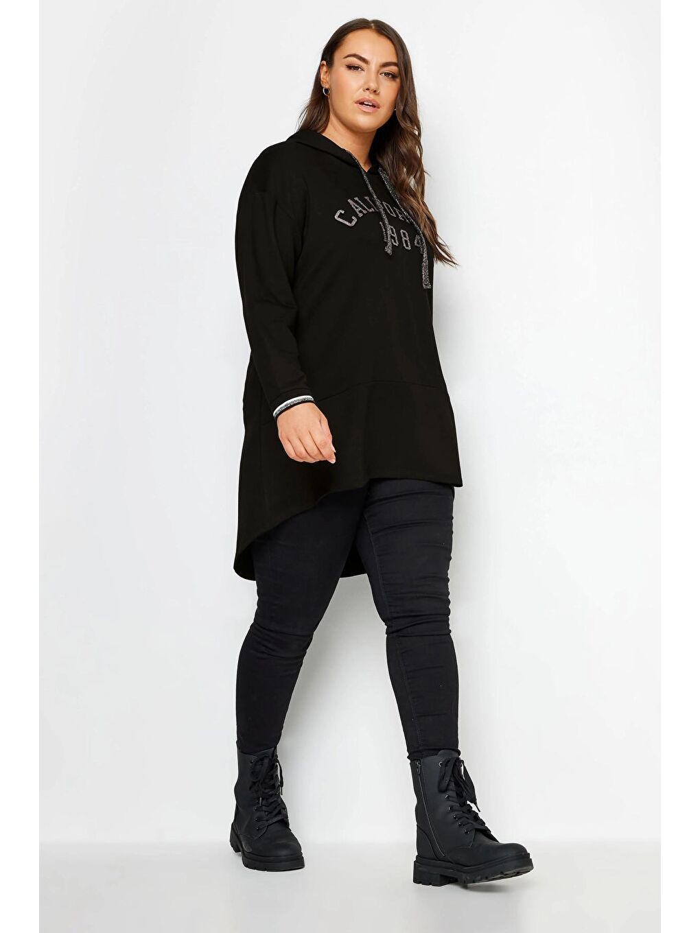 Siyah Büyük Beden Uzun Kollu Arkası Uzun Baskılı Kapüşonlu Sweatshirt 302846-1