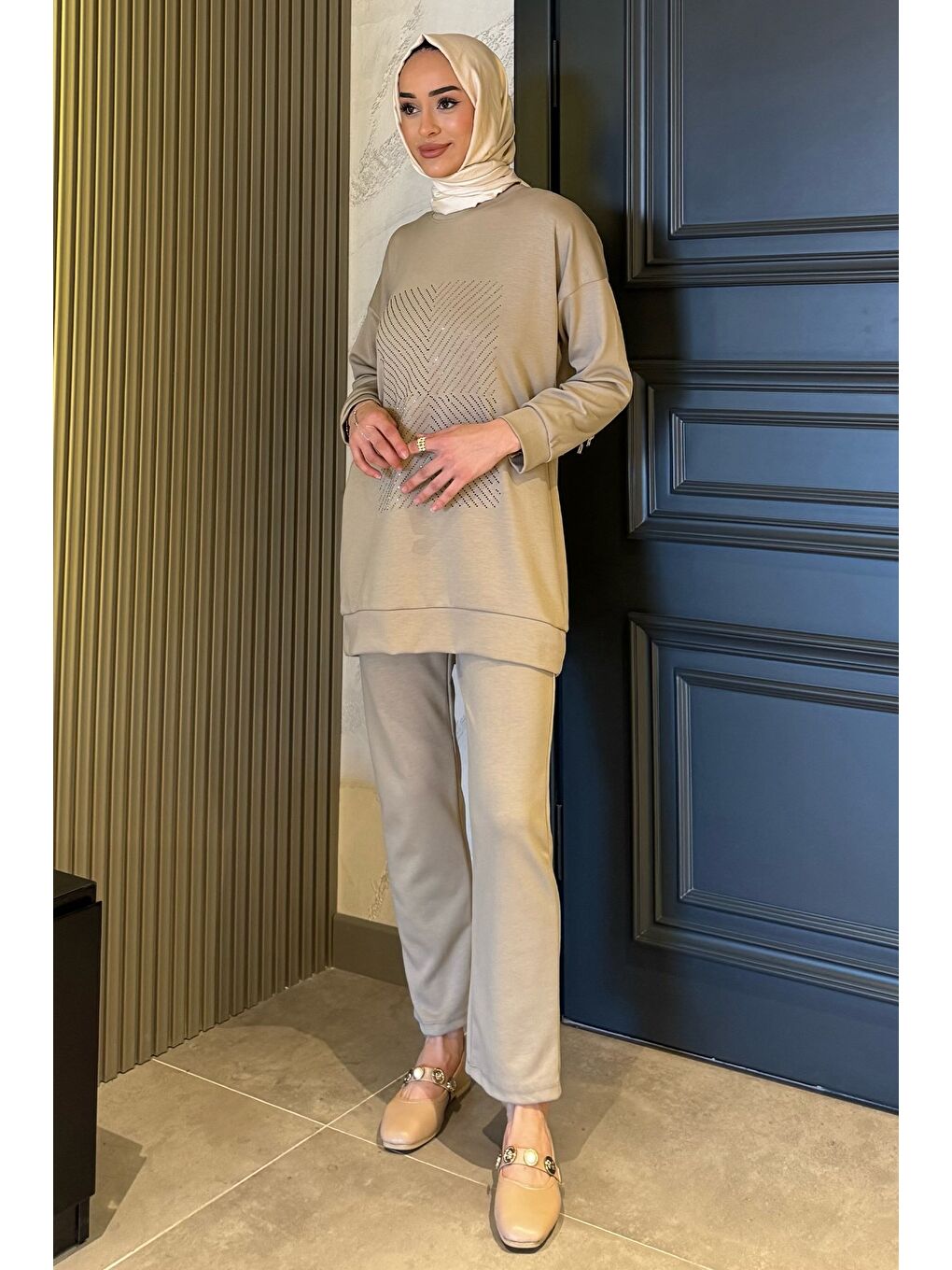 Bej Ön Taşlı Bisiklet Yaka Büyük Beden Tesettür Tunik Pantolon İkili Takım