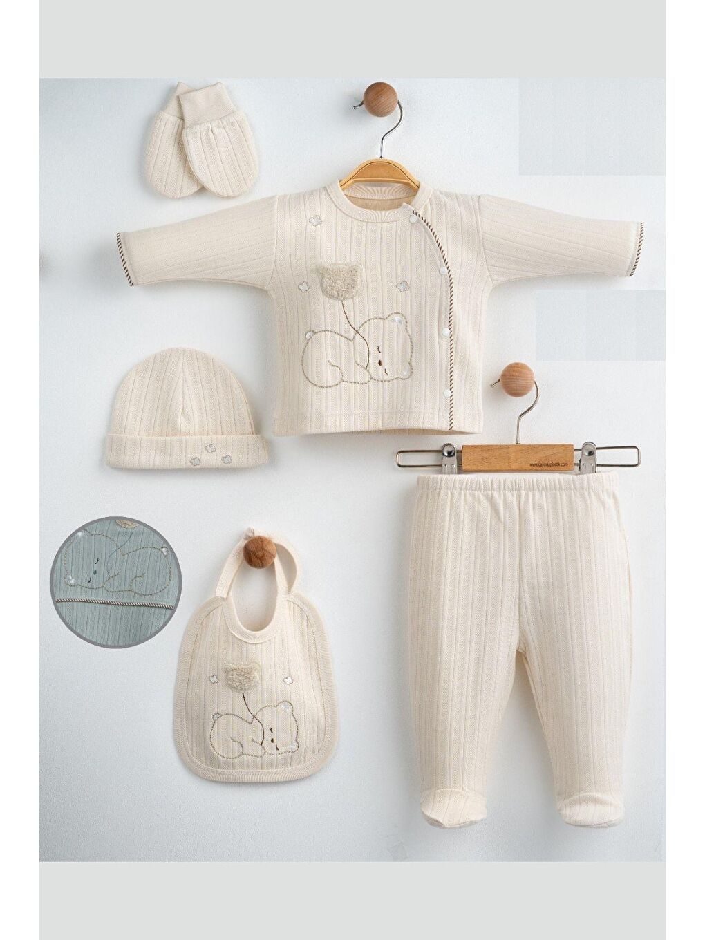 Bej Kız Erkek Bebek Uyuyan Ayıcık Desenli 5'Li Hastane Çıkış Set
