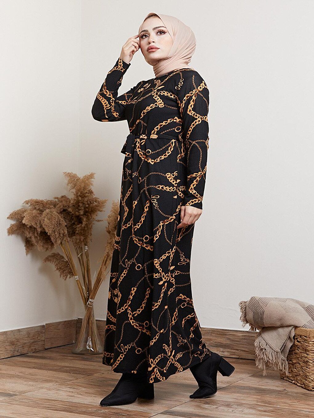 Siyah Bisiklet Yaka Zincir Desenli Tesettür Elbise-2