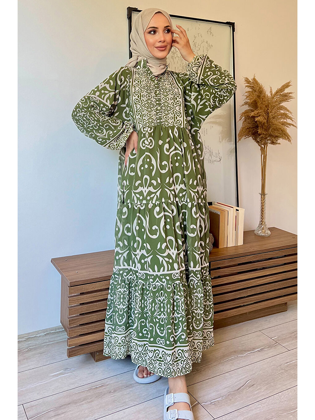 Haki Yarım Düğmeli Astarlı Desenli Şifon Elbise