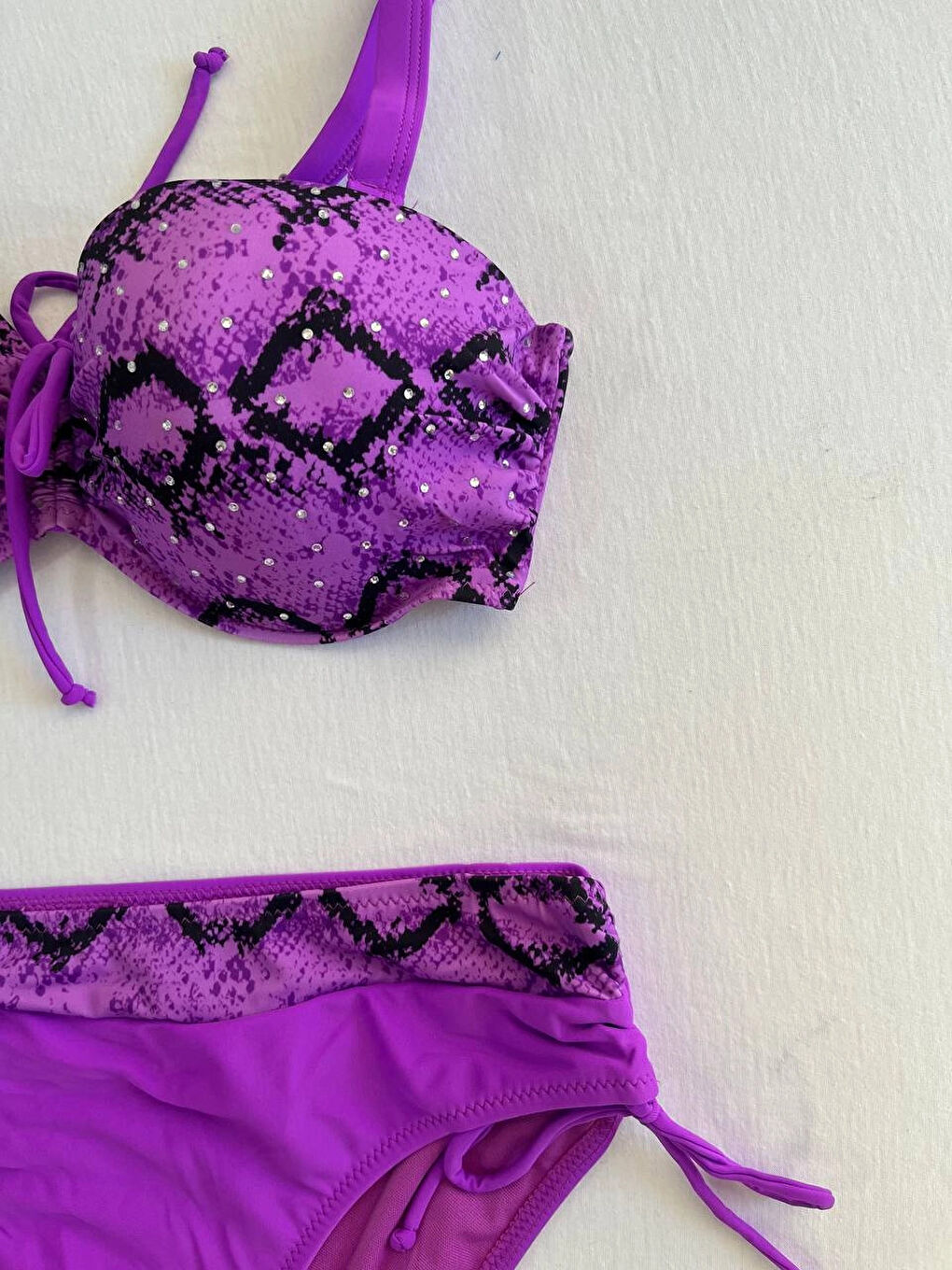 Kadın Lila Siyah Desenli Taş İşlemeli Toparlayıcı Bikini Takım HZL25S-LC3333-4