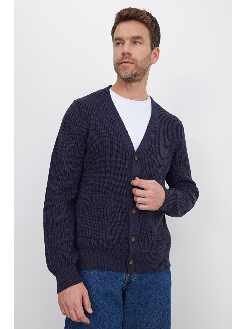 Erkek Standart Fit Normal Kesim V Yaka Düğmeli Lacivert Hırka-4