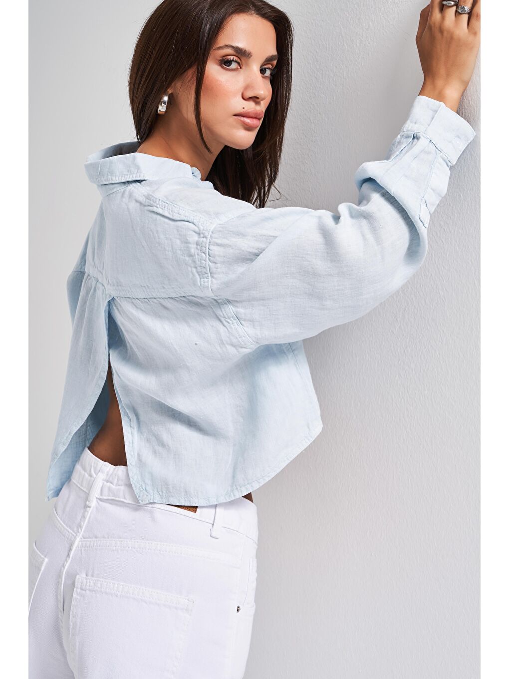 Kadın Bebe Mavisi 6s5-103 Organik Keten Kumaş Crop Fit Oversize Gömlek-1