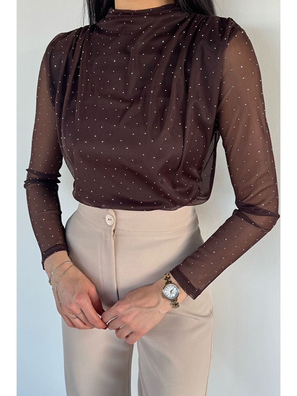 Kahverengi Kadın Dik Yaka Taş İşlemeli Tüllü Bluz