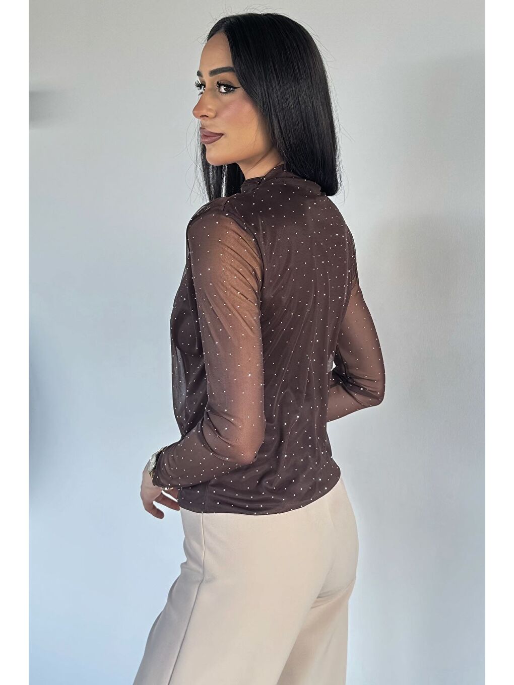 Kahverengi Kadın Dik Yaka Taş İşlemeli Tüllü Bluz-3