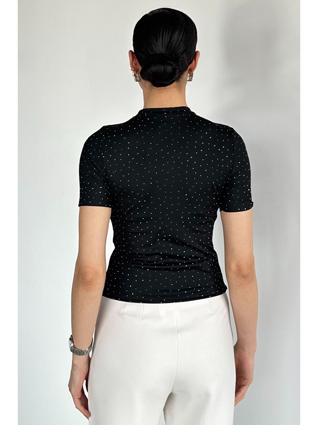 Siyah Kadın Bisiklet Yaka Taş İşlemeli Elastanlı Bluz-3