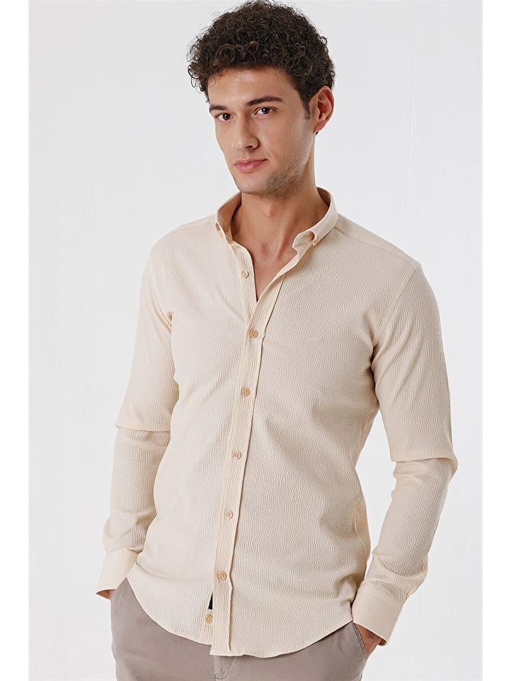 Açık Bej Uzun Kollu Gofreli Cepsiz Pamuklu Elastanlı Klasik Slim Fit Dar Kesim Gömlek 1004230178
