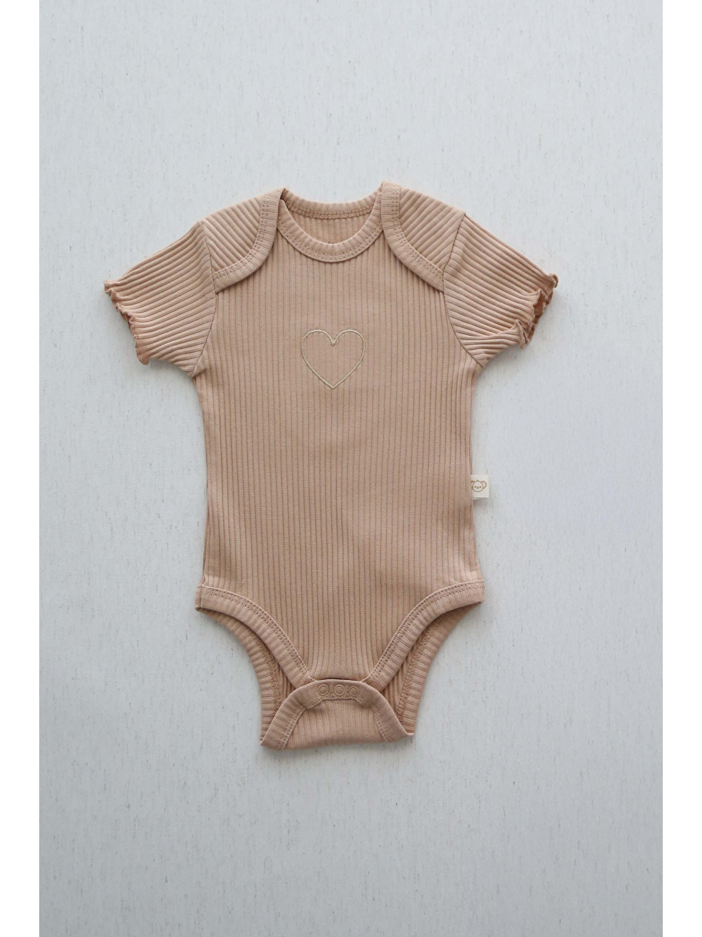 Bej Kalp Nakışlı Kolları Fırfırlı Body