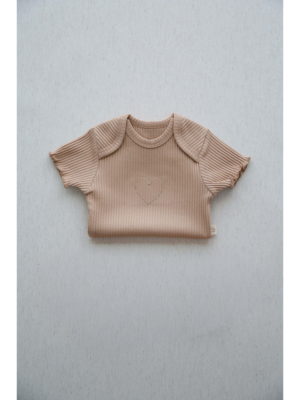 Bej Kalp Nakışlı Kolları Fırfırlı Body-2