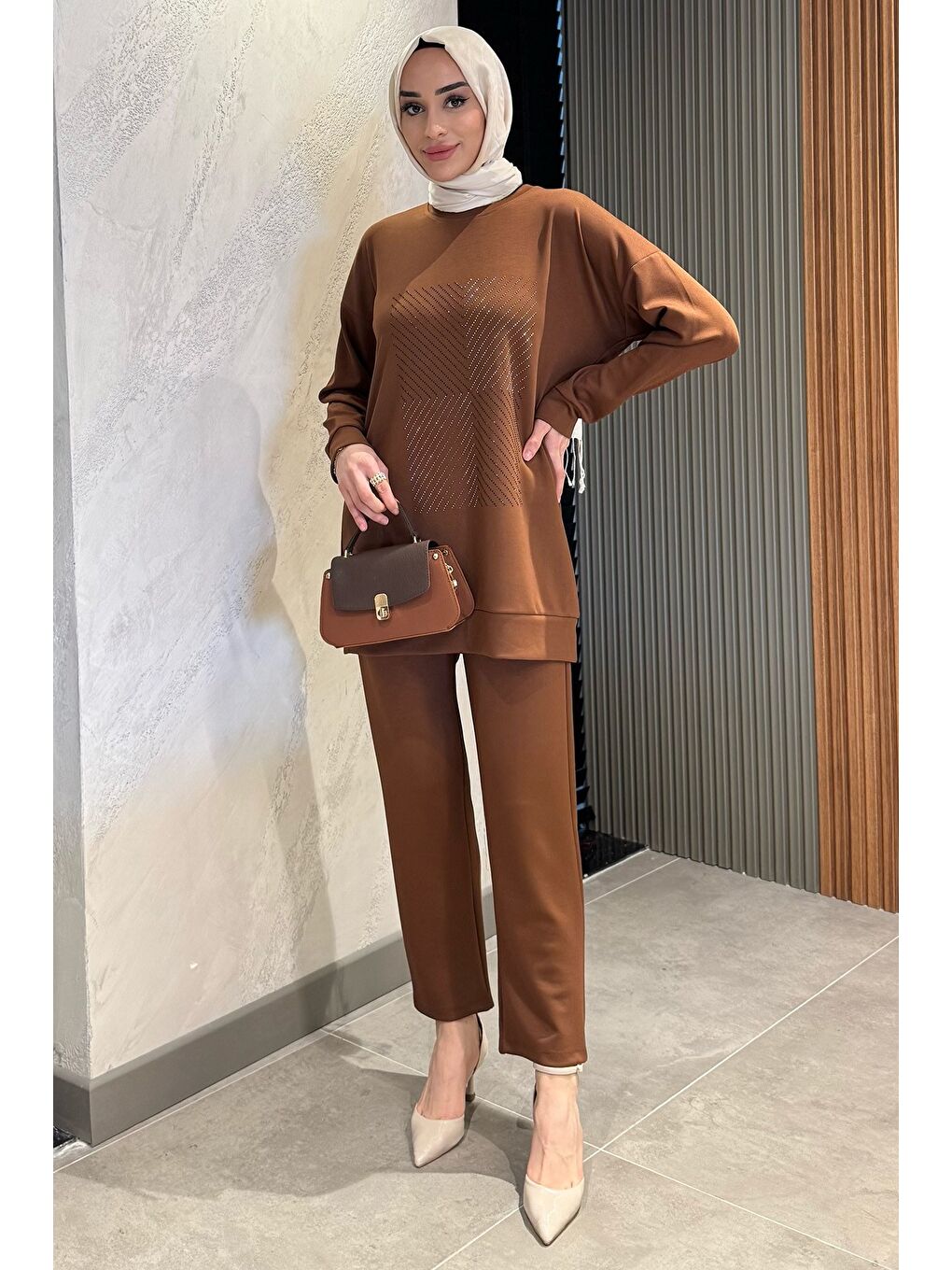 Kahverengi Ön Taşlı Bisiklet Yaka Büyük Beden Tesettür Tunik Pantolon İkili Takım-3