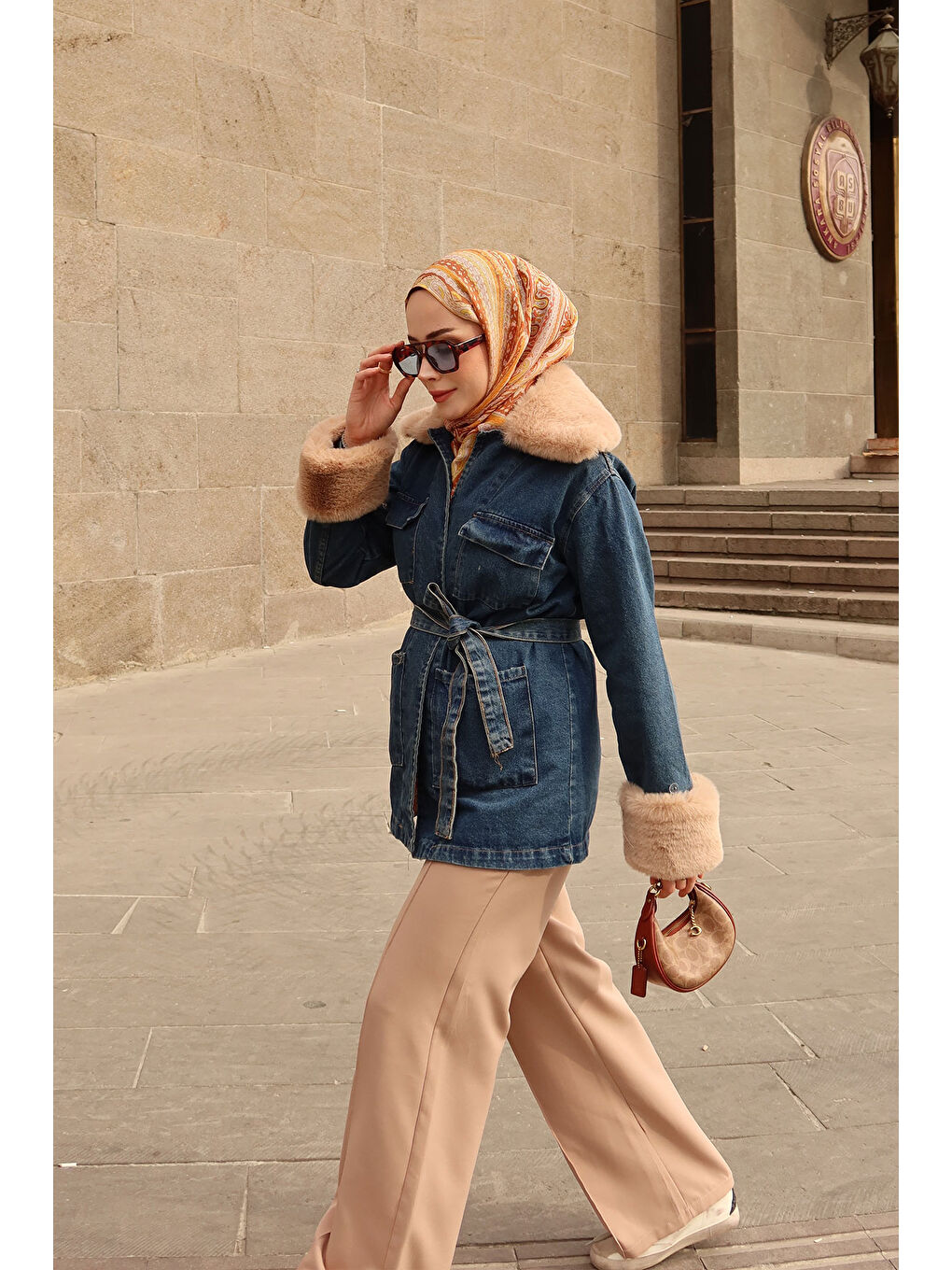 Kadın Yaka Kürk Detay Jean Ceket Koyu Mavi-2