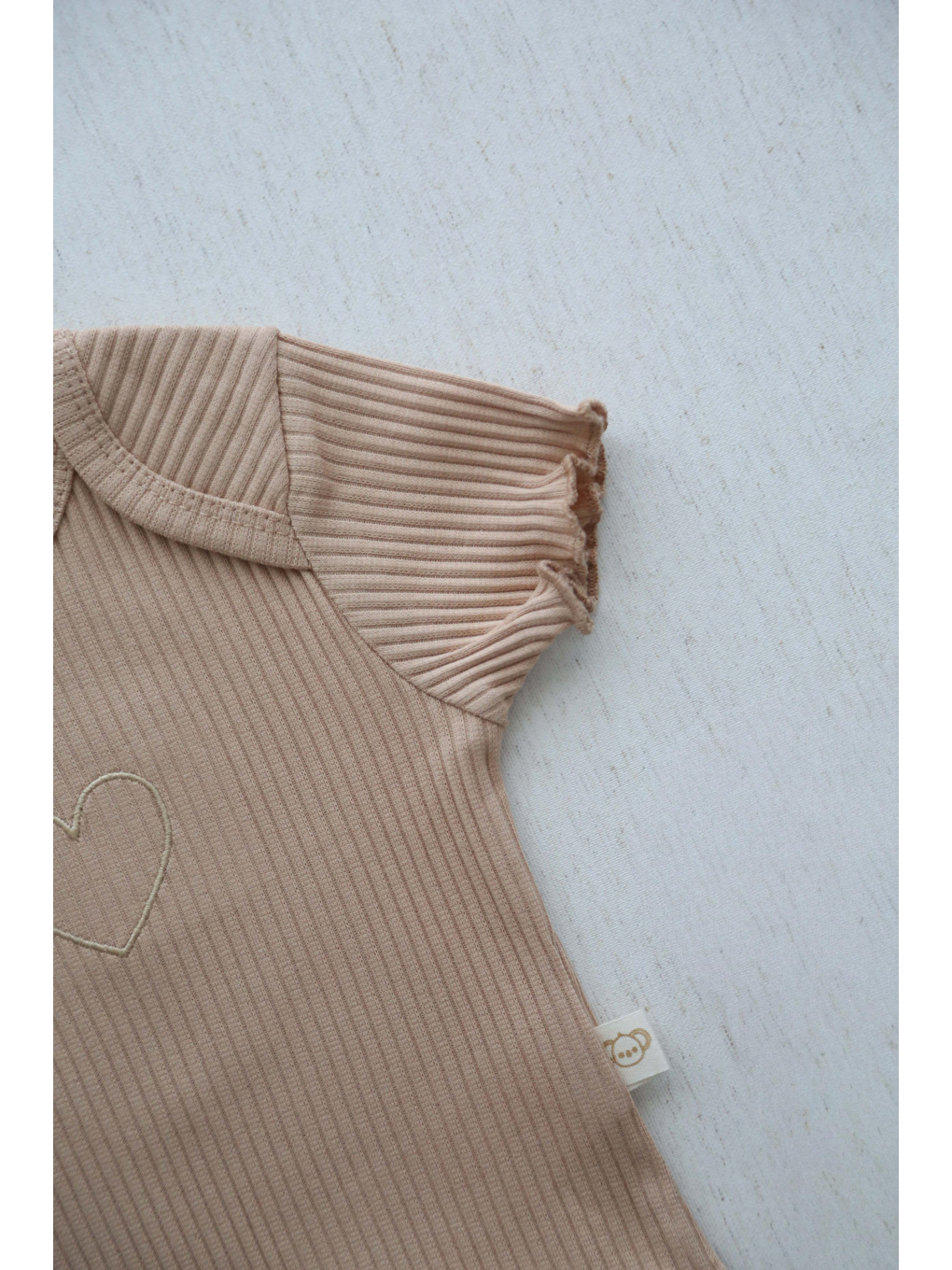 Bej Kalp Nakışlı Kolları Fırfırlı Body-5