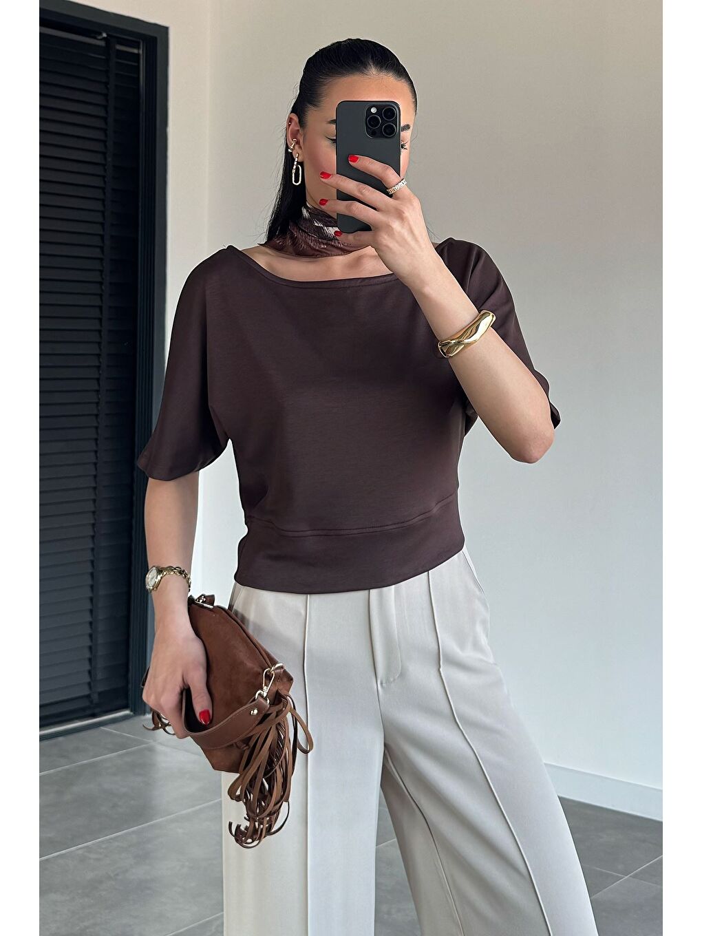 Kahverengi Kadın Kayık Yaka Bluz