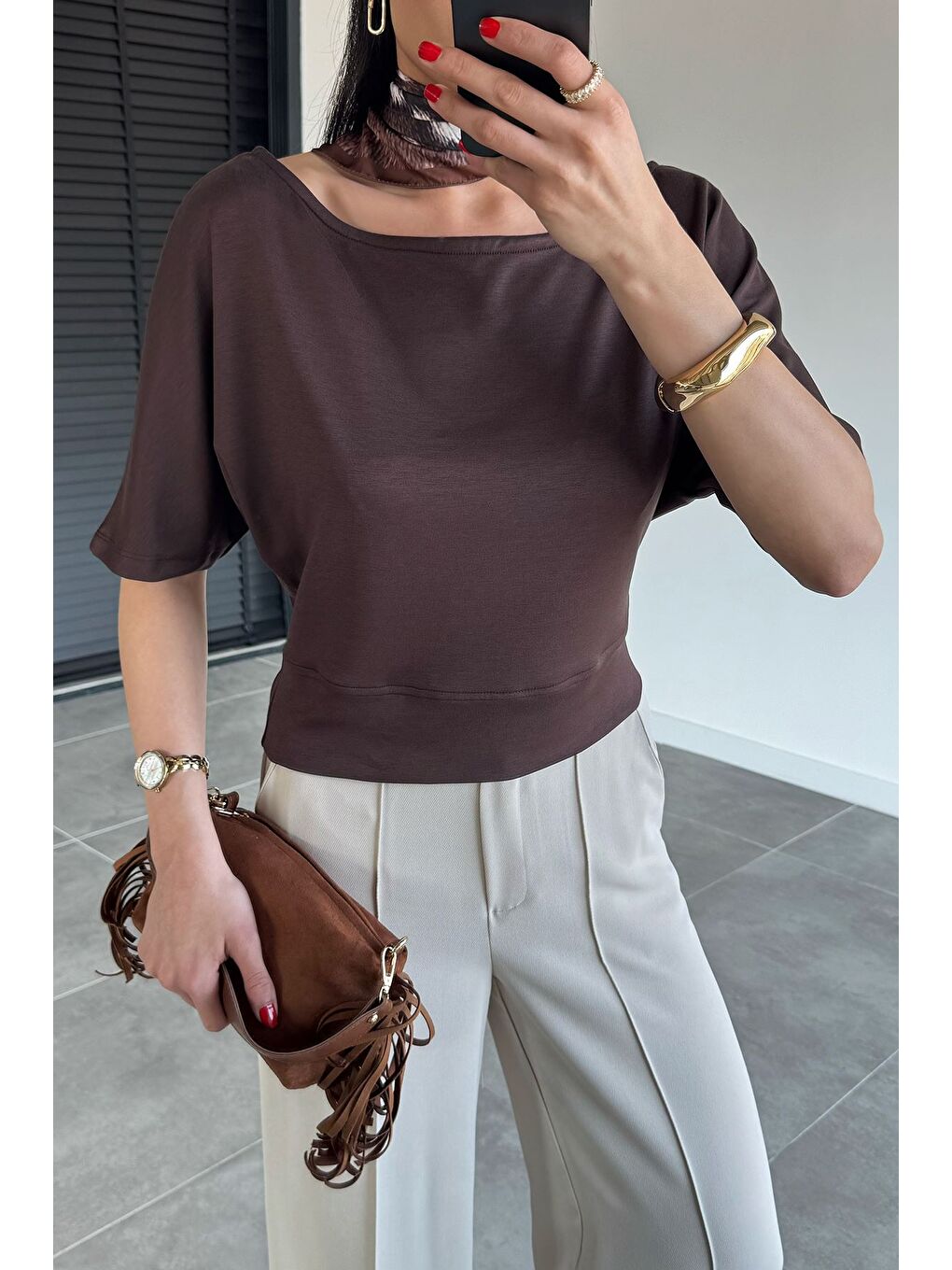 Kahverengi Kadın Kayık Yaka Bluz-1