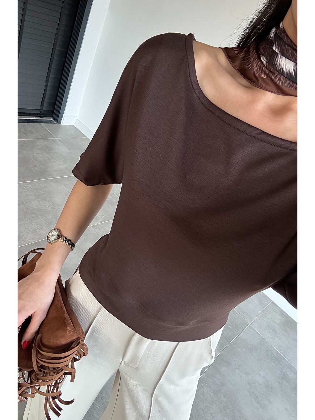 Kahverengi Kadın Kayık Yaka Bluz-2