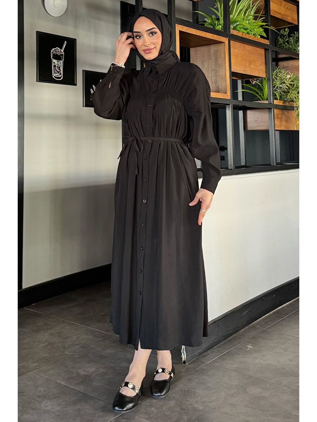 Siyah Roba Büzgülü Boydan Düğmeli Tesettür Elbise-3