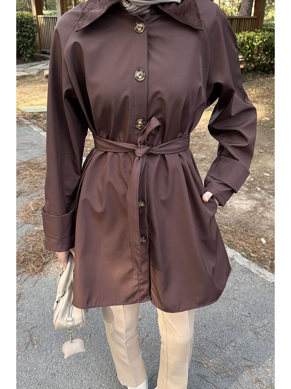 Yaka Detaylı Kısa Trençkot Acı Kahverengi-2