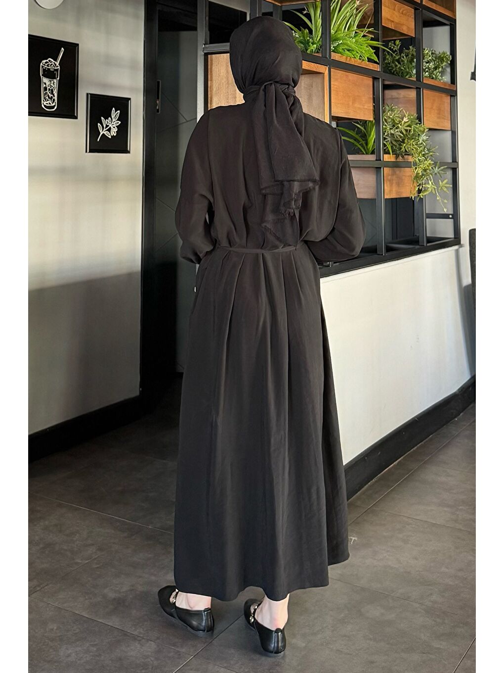 Siyah Roba Büzgülü Boydan Düğmeli Tesettür Elbise-7