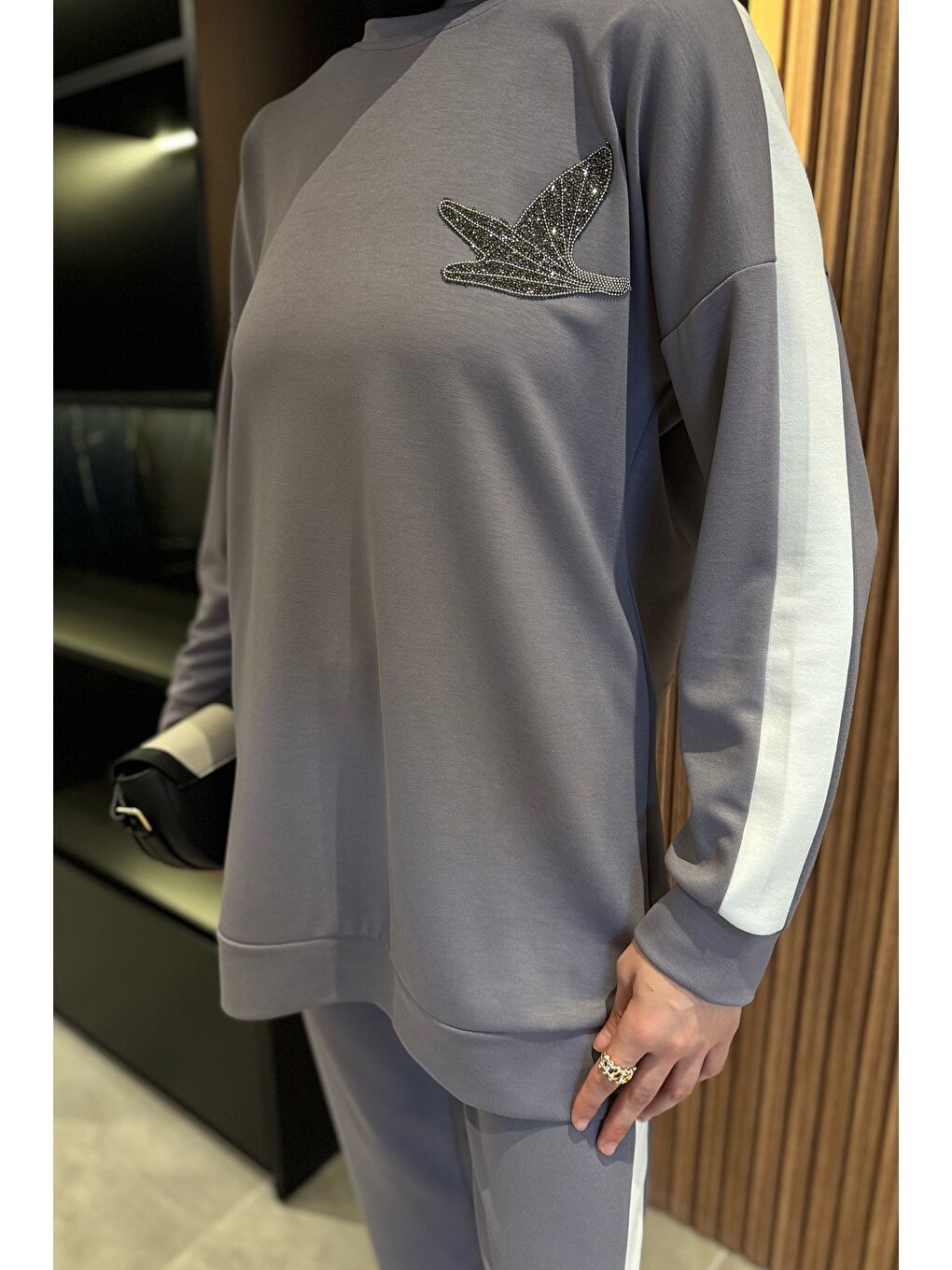 Gri Büyük Beden Renk Garnili Taş İşlemeli Tunik Pantolon Tesettür İkili Takım-4