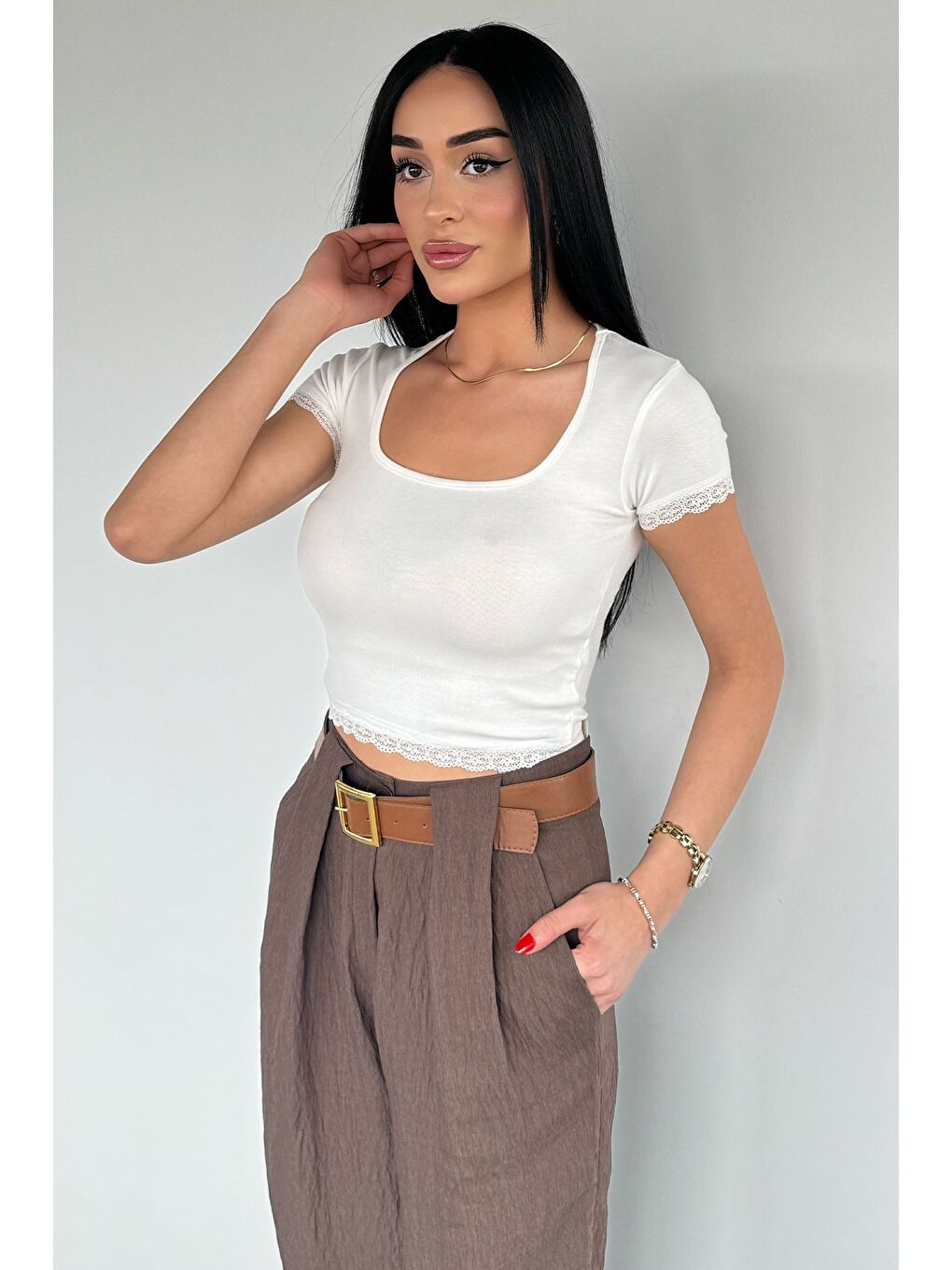 Ekru Kadın Dantel Detaylı Elastanlı Crop Top Bluz